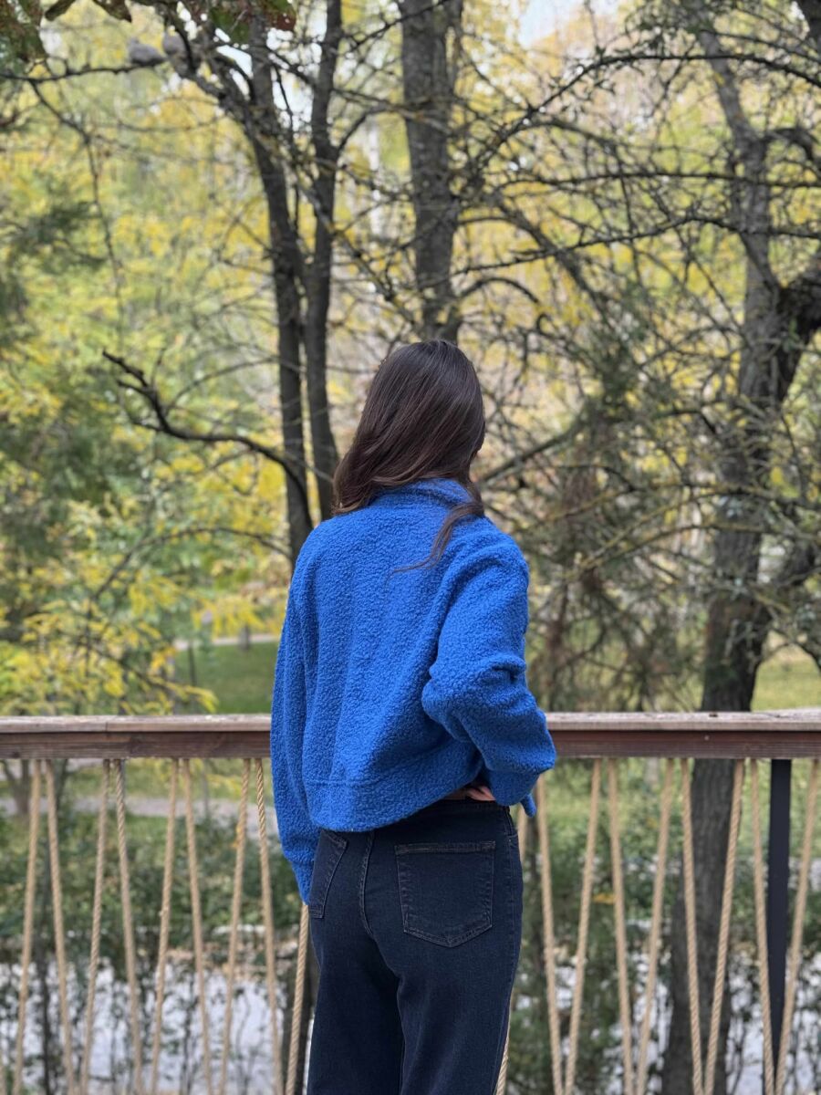 XHAKETË E THJESHTË NJË NGJYRËSHE ME PUSH PËR FEMRA NË NGJYRË BLU - 4