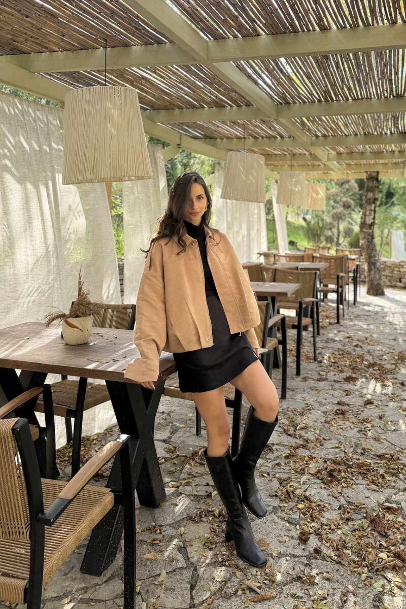 XHAKETË E THJESHTË NJË NGJYRËSHE PËR FEMRA NË NGJYRË KAFE TË ZBARDHUR - 1