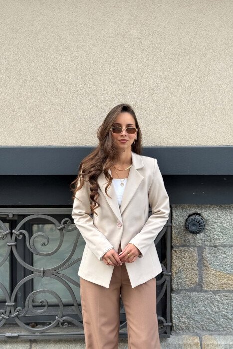 XHAKETE KLASIKE E THJESHTE NJE NGJYRESHE PER FEMRA NE NGJYRE BEZHE - KLAUDIO FASHION