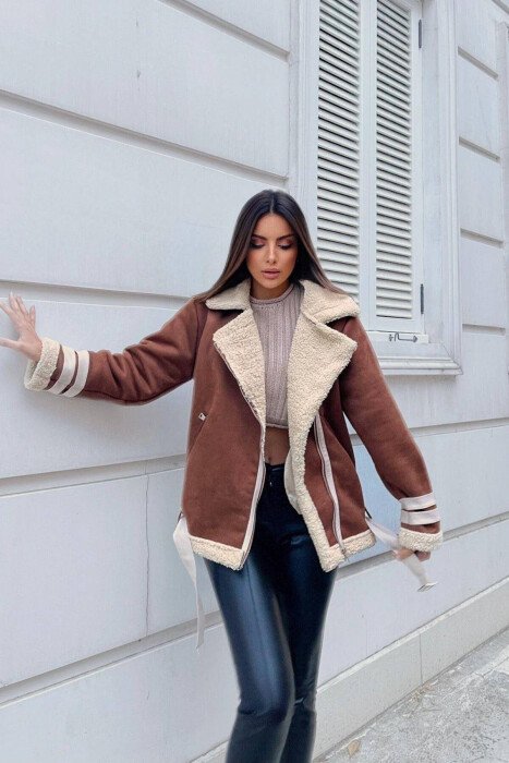 XHAKETË ME PUSH ME DETAJIN E RRIPIT PËR FEMRA NË NGJYRËN KAFE - KLAUDIO FASHION