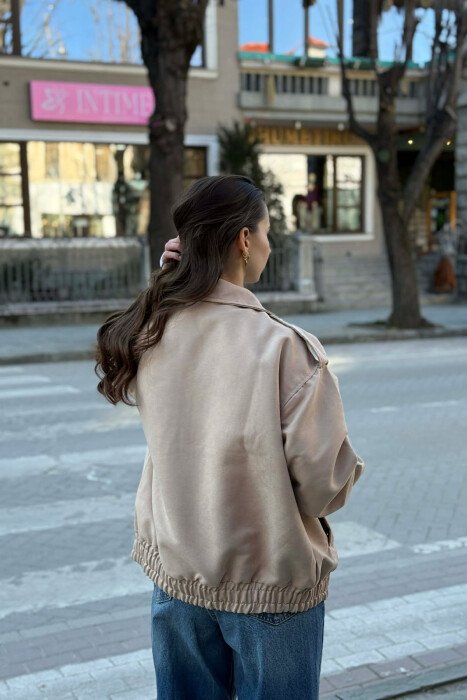 XHAKETË NJË NGJYRËSHE ME BUTONA DHE ZINXHIR PËR FEMRA NË NGJYRË BEZHË - 5