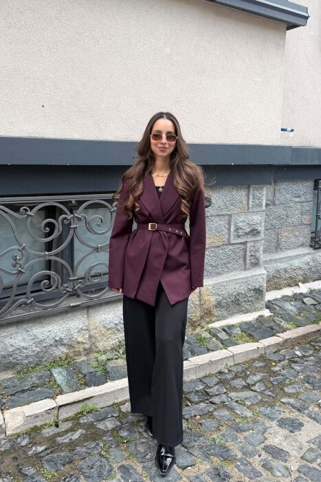 XHAKETE NJE NGJYRESHE ME DETAJIN E RRIPIT PE FEMRA NE NGJYRE LEJLA TE ERRET - KLAUDIO FASHION