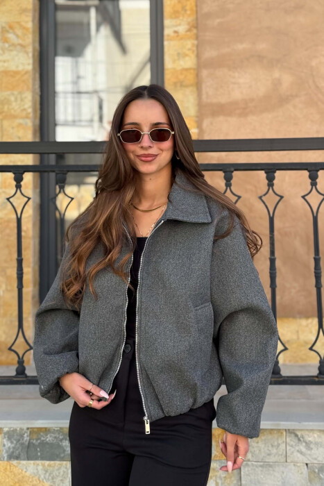 XHAKETE NJE NGJYRESHE ME ZINXHIR PER FEMRA NE NGJYRE GRI E ERRET - KLAUDIO FASHION