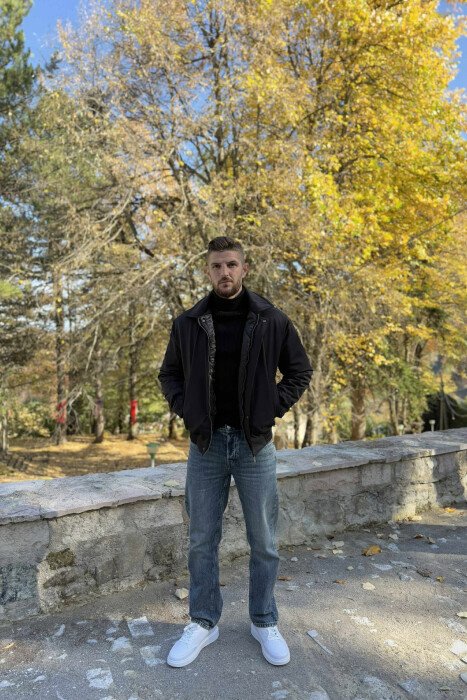 XHAKETË NJË NGJYRËSHE ME ZINXHIR PËR MESHKUJ NË NGJYRË TË ZEZË - 2