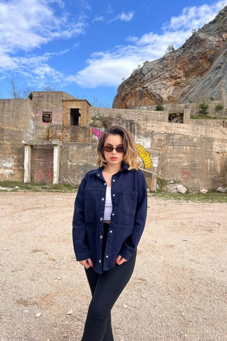 XHAKETË XHINS ME KOPSA PËR FEMRA NË NGJYRËN BLU E ERRËT - 3