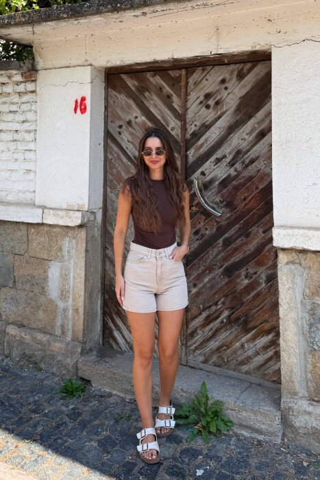 XHINSE TE SHKURTRA TE THJESHTA PER FEMRA NE NGJYRE BEZHE TE ERRET - KLAUDIO FASHION