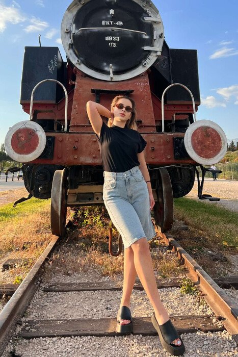 XHINSE TË SHKURTRA TË THJESHTA PËR FEMRA NË NGJYRËN BLU E ZBARDHUR - 7