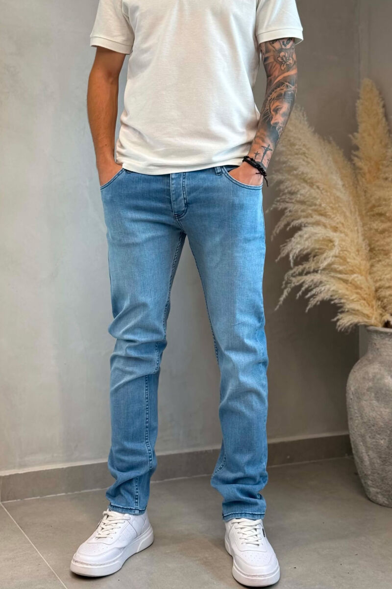 XHINSE TË THJESHTA NJË NGJYRËSHE PËR MESHKUJ NË NGJYRË BLU TË ZBARDHUR - 2