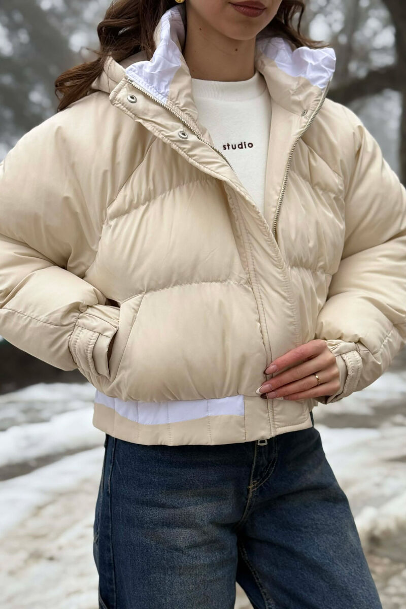 XHUP I SHKURTER NJE NGJYRESH ME ZINXHIR PER FEMRA NE NGJYRE KREM - 5