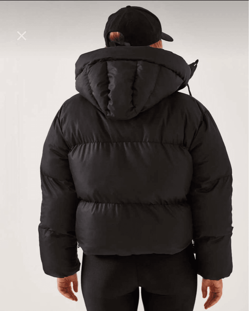 XHUP ME KAPUC PËR FEMRA NË NGJYRËN E ZEZË - 2