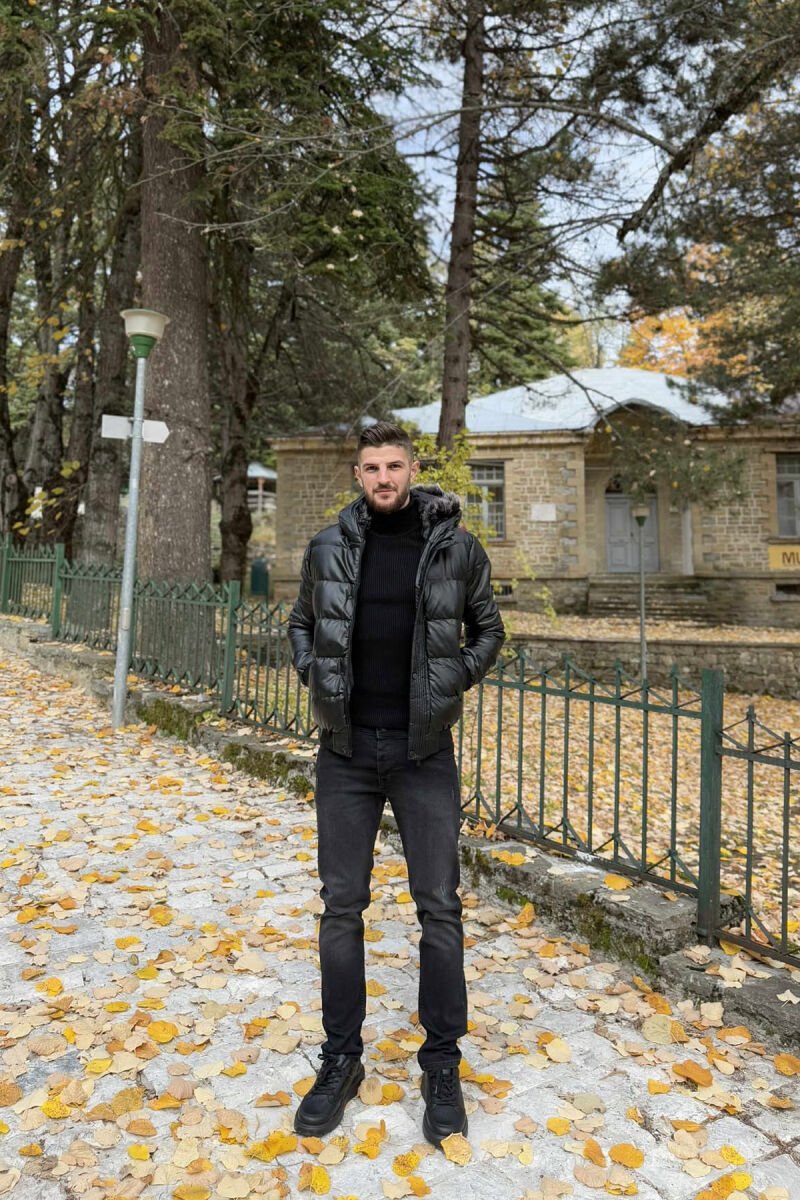 XHUP PËR MESHKUJ LEKURË NË NGJYRË TË ZEZË - 3