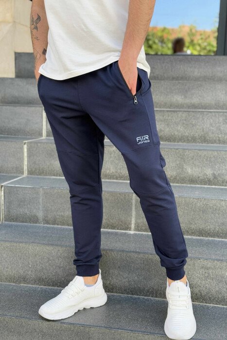ZIPPER POCKETS SMALL LOGO MEN JOGGERS DARK BLUE/BEE 